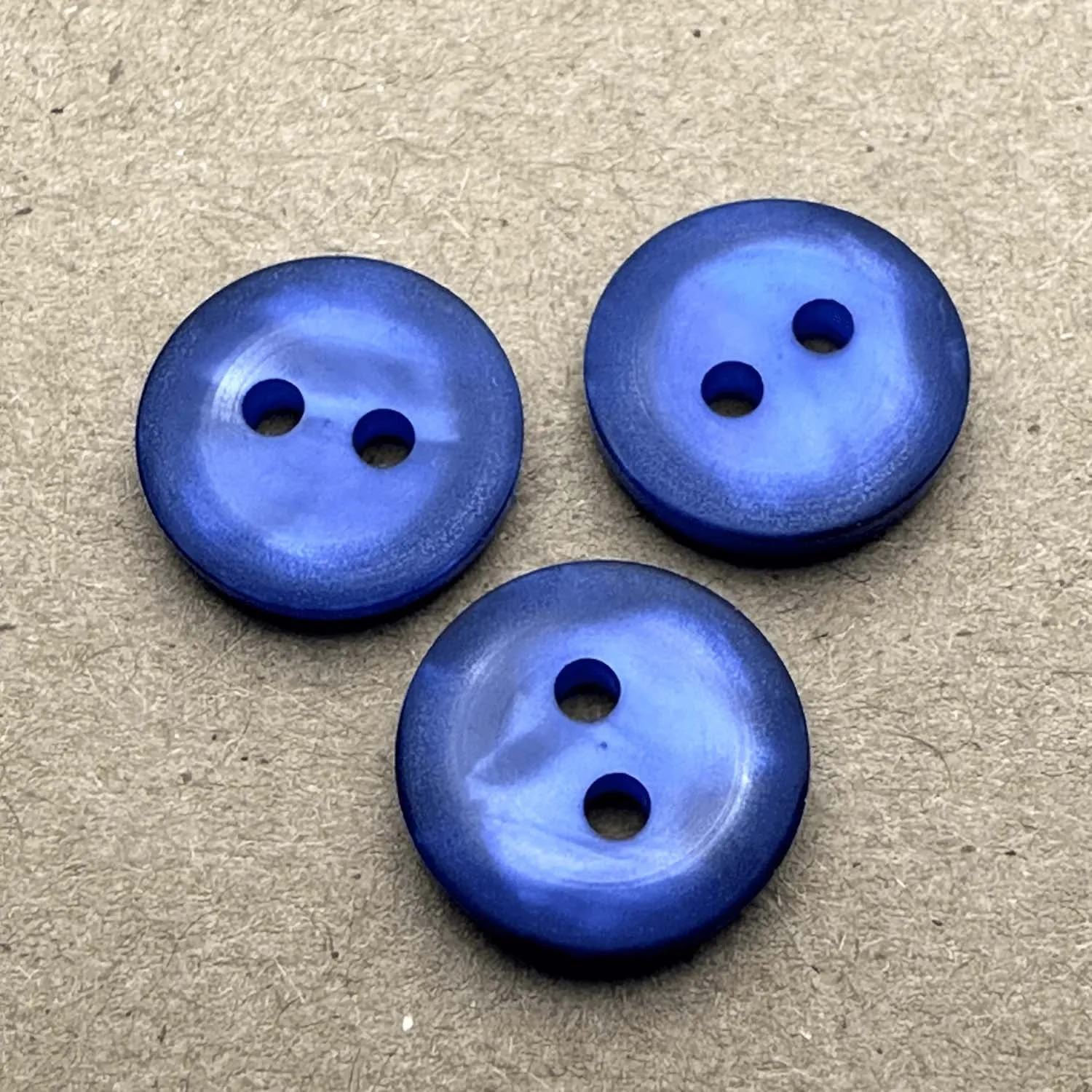 2 Hole Flat Pearled Button 14mm