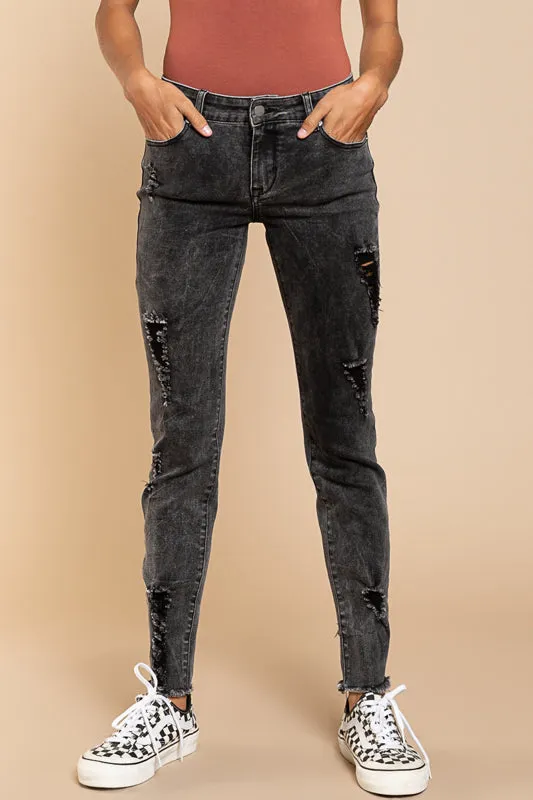 Delilah Distressed Jeans