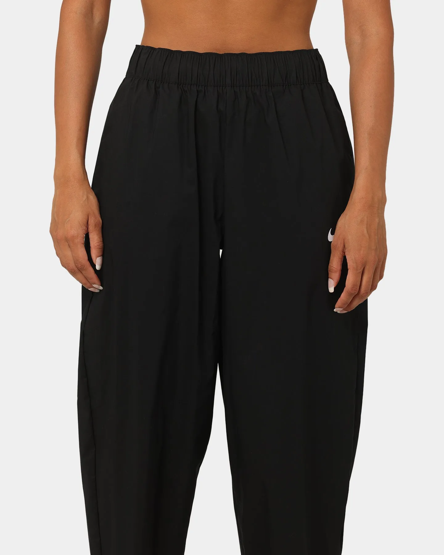 Nike Women's Sportswear Essential High-Rise Woven Pants Black/White