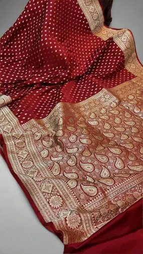 Rich Elegance: Maroon Handloom Pure Silk Banarasi Saree