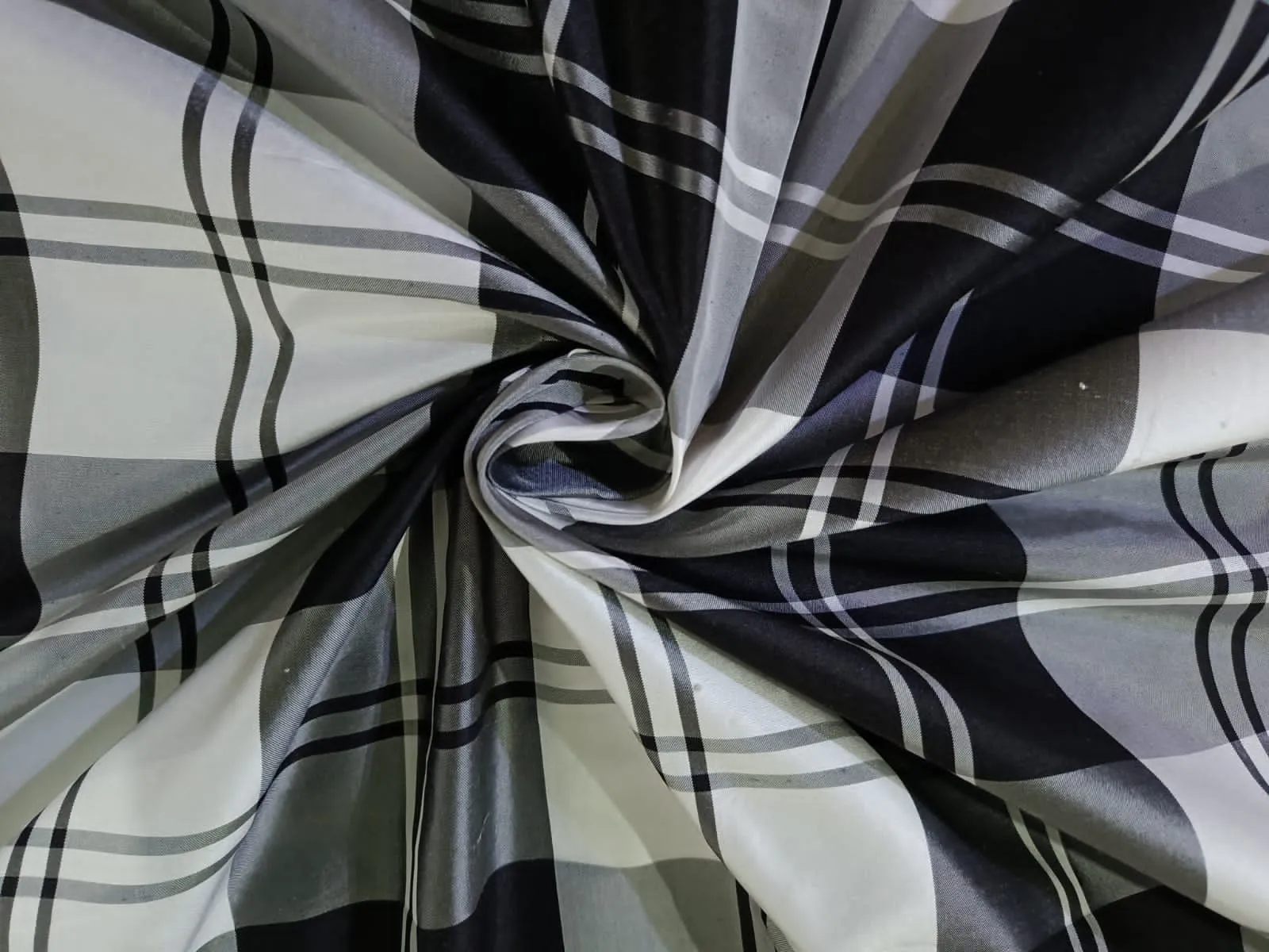 SILK TAFFETA FABRIC Grey,Black &amp; White plaids 54" wide TAFC32[1]