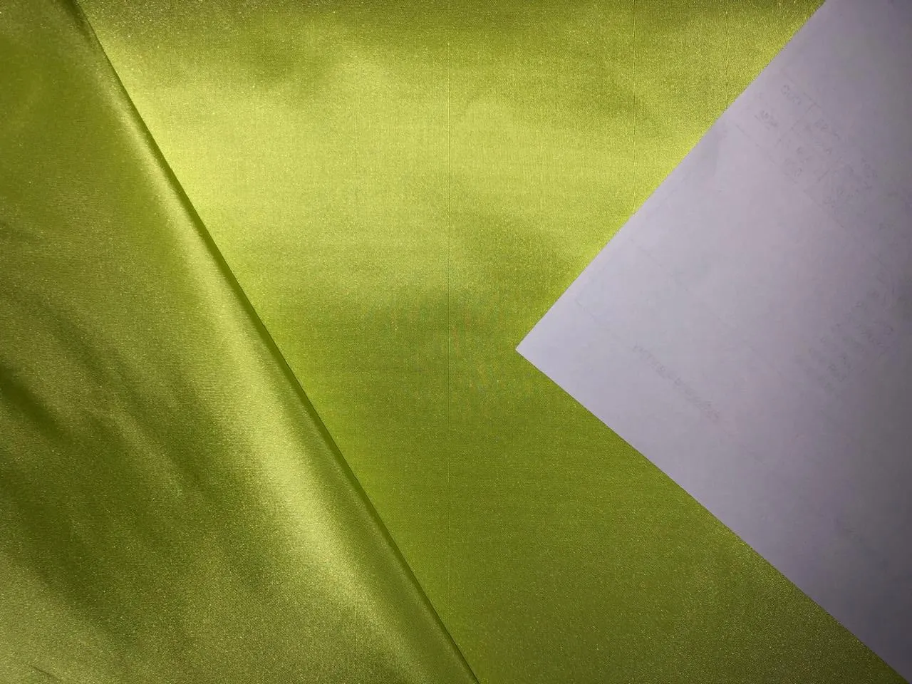 SILK TAFFETA FABRIC neon green  color 54" wide 32 momme TAF333(2)